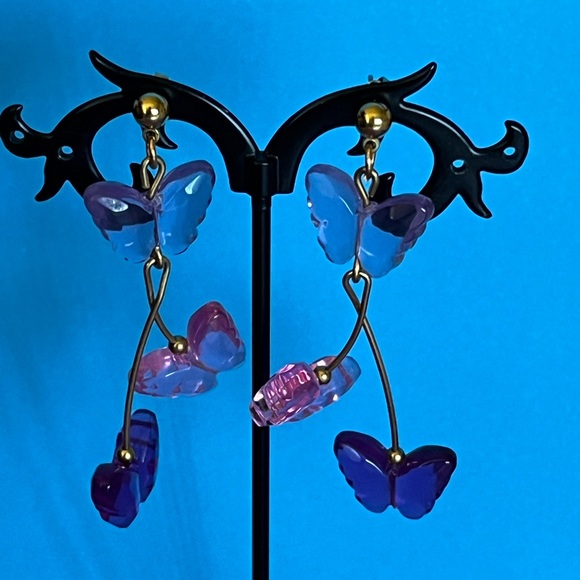 Magical Lucite Butterfly 🦋 Earrings - Picture 3 of 6